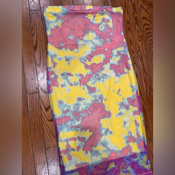 Floral circle trends 
Vibrant High-Low Tie-Dye Skirt - Picture 8 of 9
